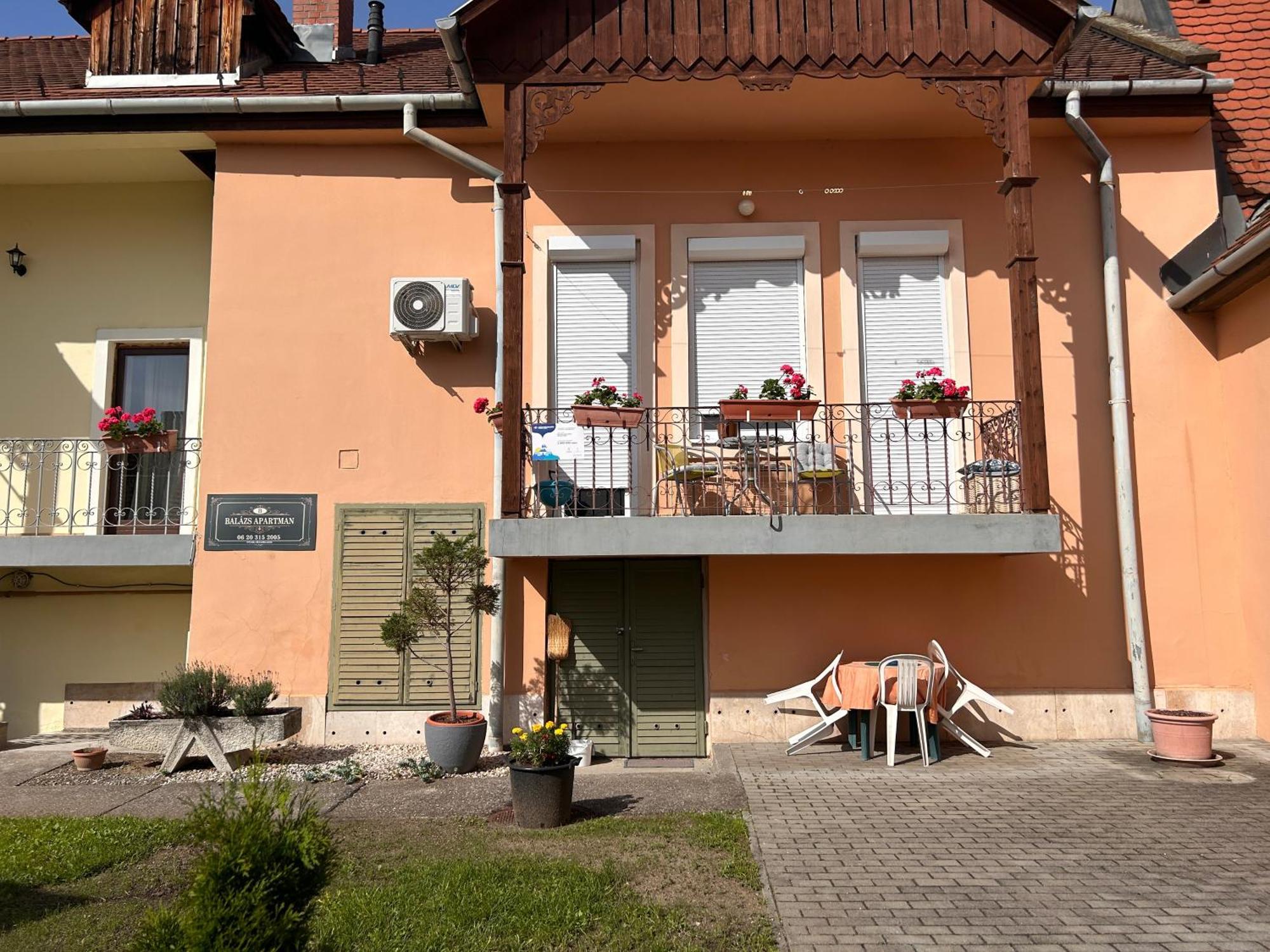 Balazs Apartman Έγκερ Δωμάτιο φωτογραφία